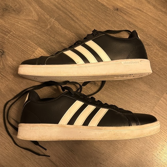 Black Leather adidas Cloadfoam Sneakers, size 9 - Picture 4 of 8